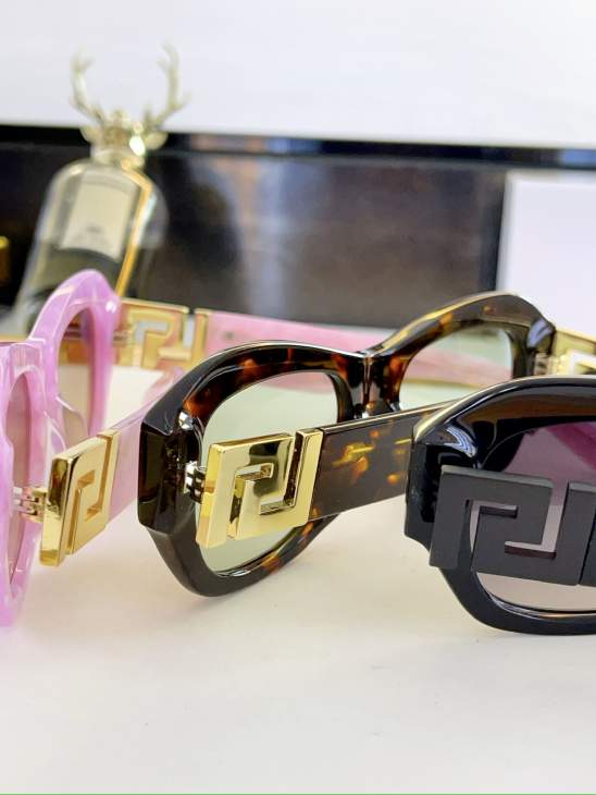 Picture of Versace Sunglasses _SKUfw80049984fw